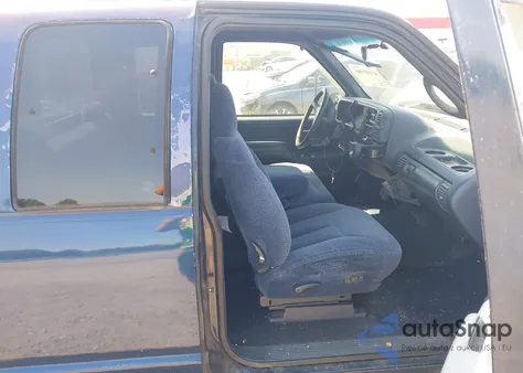 1995 GMC Sierra C1500 z USA, uszkodzony, nr VIN 2GTEC19K6S1587349